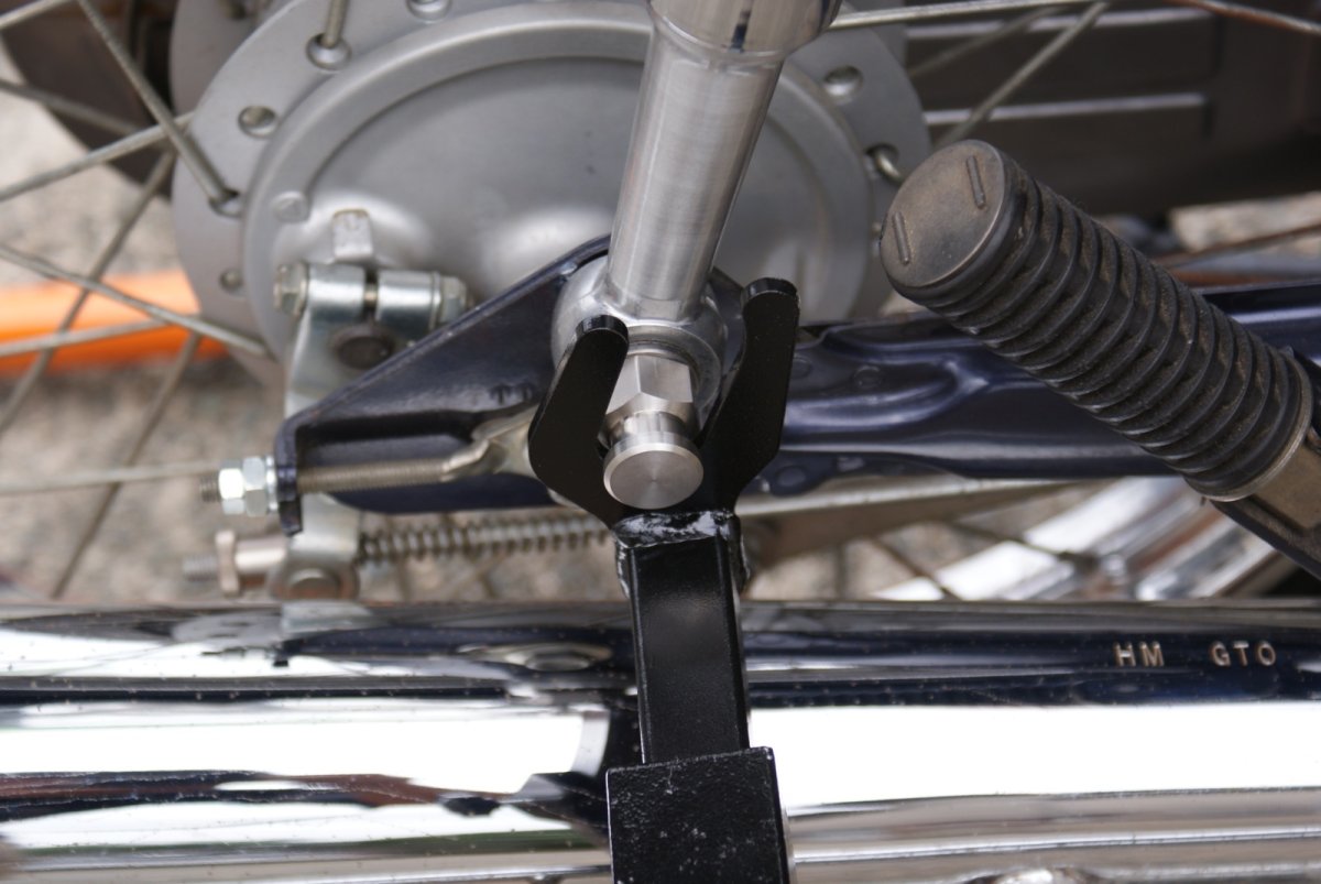 画像12: スタンドフックナット(スプールナット)2個セット[ステンレス仕様] 2本リアサス車に幅広く使用可能+旧カブはフロントアップにも  (12)