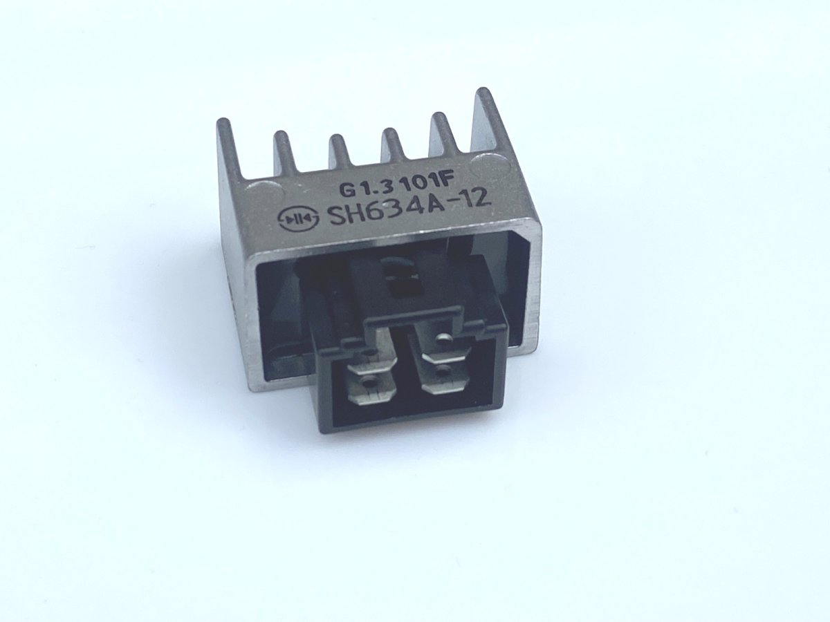 画像2: 【ホンダ純正】※並行品 レギュレートレクチファイヤー(レギュレーター)12vキャブ車専用  (2)