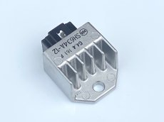 画像2: 【ホンダ 純正】 レギュレートレクチファイヤー(レギュレーター)12vキャブ車専用  (2)